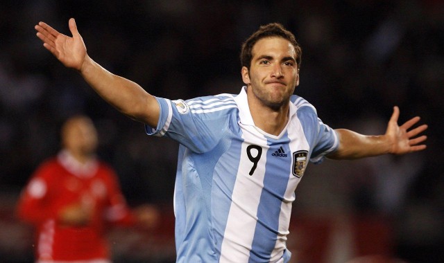 华体会体育|孔德伤情疑云，记者曝其缺席西超杯，球员社媒匹诺曹表情引发舆论波澜