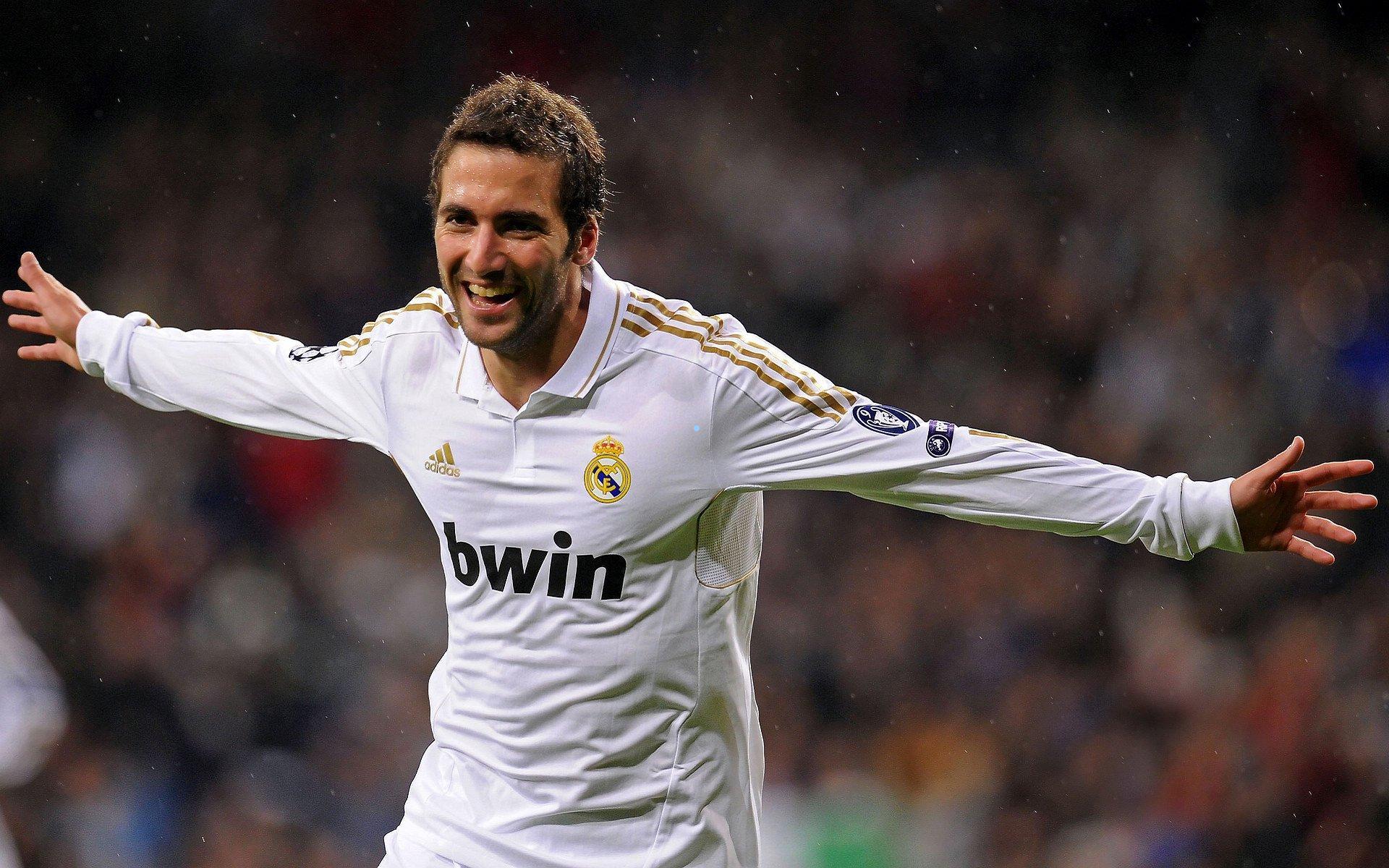 上海海港天价合约震撼足坛，十倍薪资瞄准法国中场核心让-克劳德