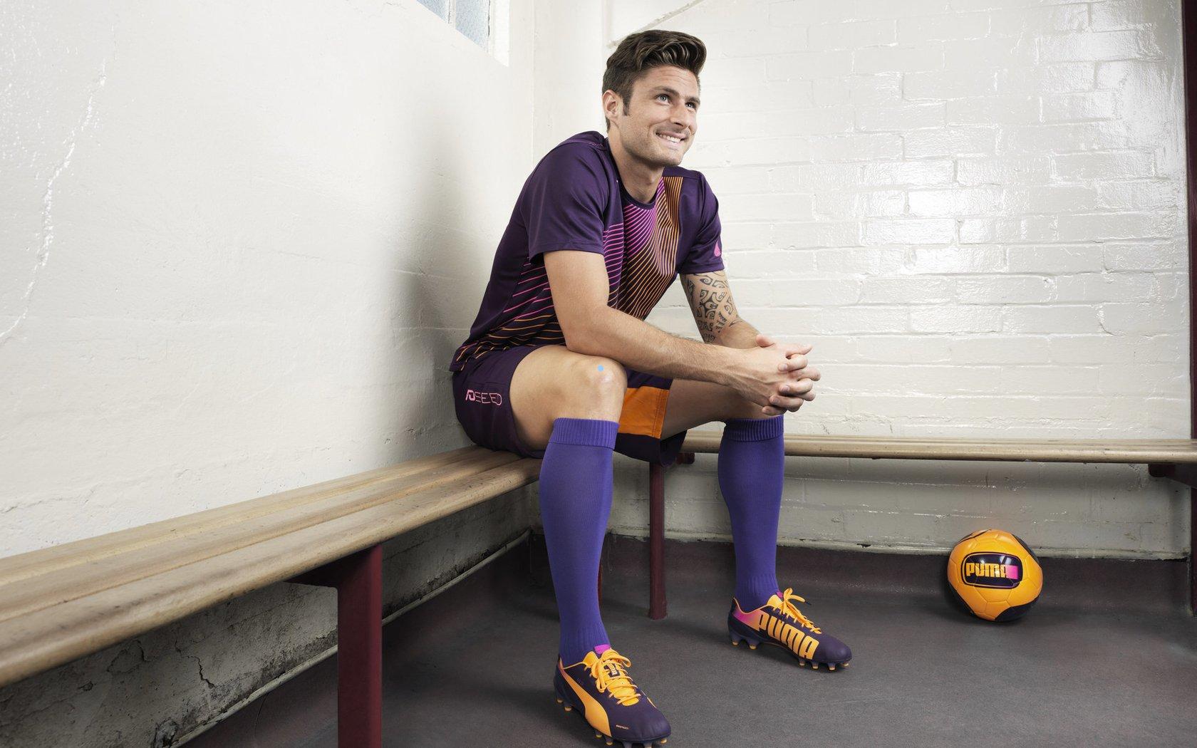 欧冠晋级动态，两大豪门直接晋级小组赛，十三支队伍附加赛资格锁定；穆帅执掌意甲卫冕冠军淘汰边缘引关注